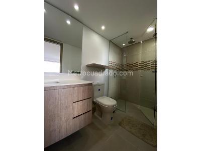 Apartamento de 4 alcobas en arriendo en El Poblado, Medellín, 245 m² · foto 11 de 14