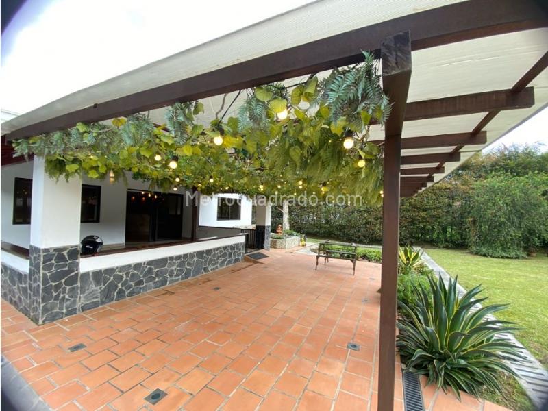 3BR House in Llanogrande (2300 m²) - 2