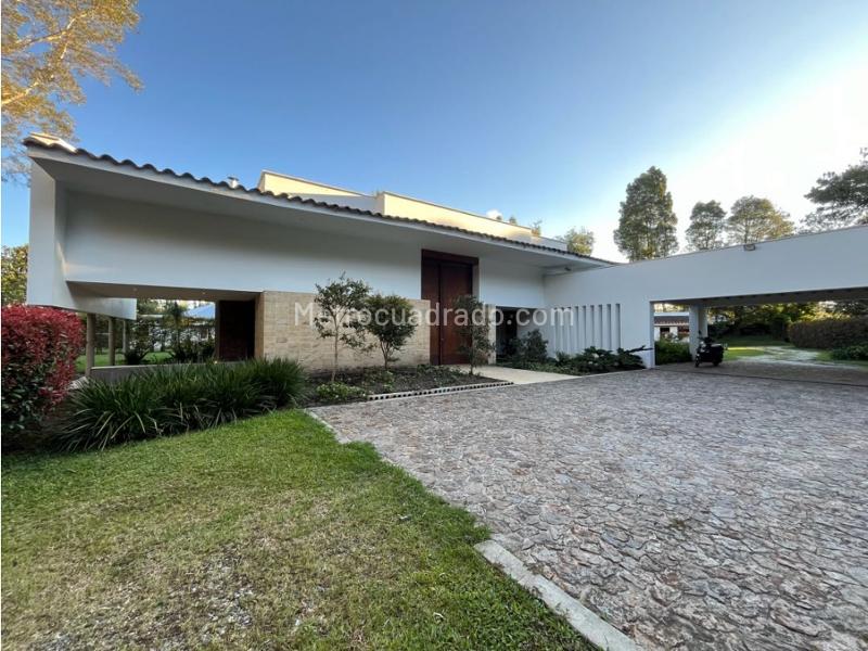 3BR House in Llanogrande (3300 m²) - 2