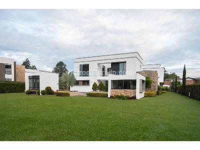 Casa de 5 alcobas en venta en Llanogrande, Rionegro · foto 2 de 20