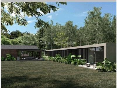 Casa de 4 alcobas en venta en Cabeceras, Rionegro, 250 m² · foto 2 de 9