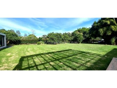 Casa de 4 alcobas en venta en Cabeceras, Rionegro, 250 m² · foto 8 de 9