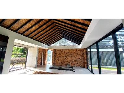 Casa de 4 alcobas en venta en Cabeceras, Rionegro, 250 m² · foto 9 de 9
