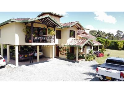 Casa de 4 alcobas en venta en Llanogrande, Rionegro, 550 m² · foto 19 de 20