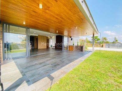 Casa de 4 alcobas en venta en Via San Antonio La Ceja, Rionegro, 460 m² · foto 2 de 20