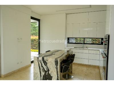 Casa de 4 alcobas en venta en Via Rionegro La Ceja, Rionegro, 517 m² · foto 2 de 9