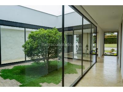 Casa de 4 alcobas en venta en Via Rionegro La Ceja, Rionegro, 517 m² · foto 3 de 9