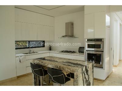 Casa de 4 alcobas en venta en Via Rionegro La Ceja, Rionegro, 517 m² · foto 4 de 9