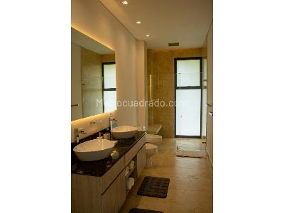 Casa de 4 alcobas en venta en Via Rionegro La Ceja, Rionegro, 517 m² · foto 5 de 9