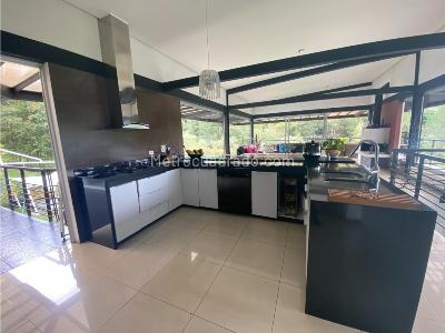 Casa de 5 alcobas en venta en El Tablazo, Rionegro, 560 m² · foto 8 de 20