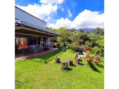 Casa de 4 alcobas en venta en Escobero, Envigado, 295 m² · foto 3 de 20