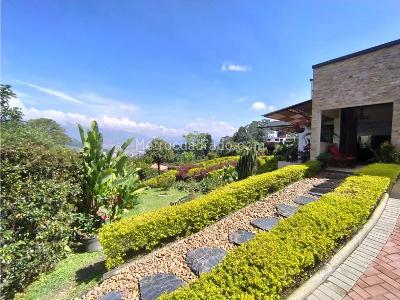 Casa de 4 alcobas en venta en Escobero, Envigado, 295 m² · foto 4 de 20