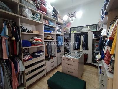 Casa de 4 alcobas en venta en Escobero, Envigado, 295 m² · foto 15 de 20
