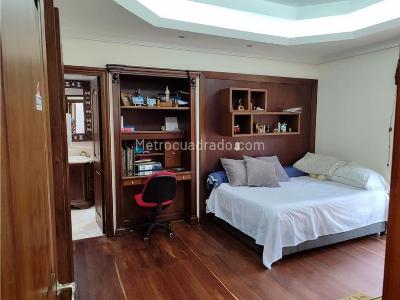 Casa de 5 alcobas en venta en El Poblado, Medellín, 600 m² · foto 12 de 20