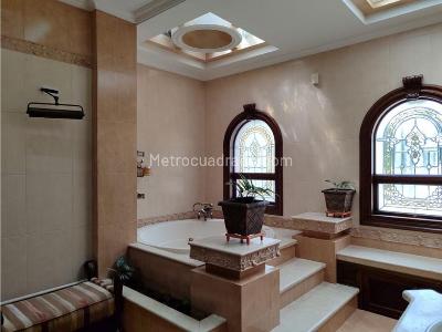 Casa de 5 alcobas en venta en El Poblado, Medellín, 600 m² · foto 18 de 20