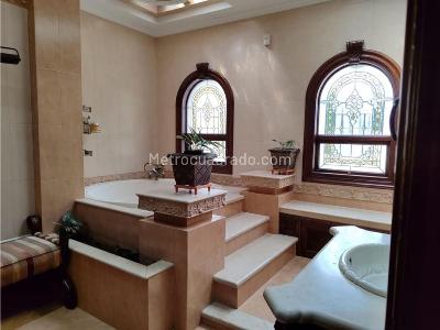 Casa de 5 alcobas en venta en El Poblado, Medellín, 600 m² · foto 19 de 20