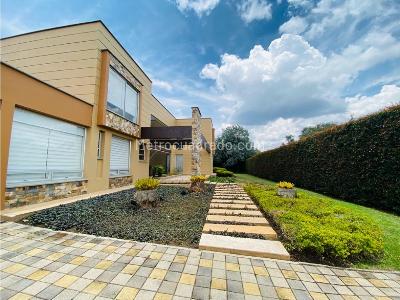 Casa de 4 alcobas en venta en Llanogrande, Rionegro · foto 2 de 20