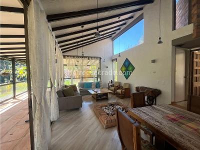 Casa de 3 alcobas en venta en Alto Palmas, Envigado · foto 2 de 18