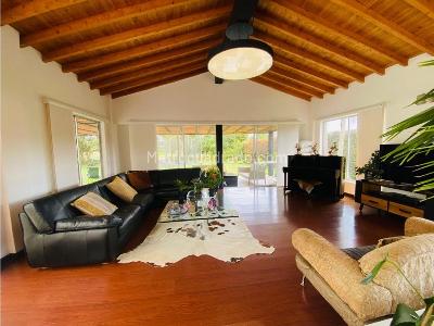Casa de 3 alcobas en venta en Llanogrande, Rionegro, 1900 m² · foto 2 de 20