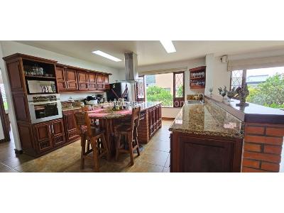 Casa de 5 alcobas en venta en Llanogrande, Rionegro · foto 3 de 6