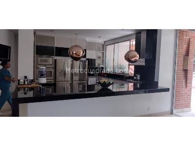 Casa de 4 alcobas en venta en El Poblado, Medellín, 680 m² · foto 4 de 20