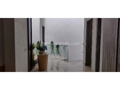 Casa de 4 alcobas en venta en El Poblado, Medellín, 680 m² · foto 8 de 20