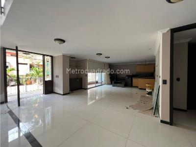 Casa de 5 alcobas en venta en Sabaneta, Medellín, 856 m² · foto 2 de 20