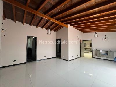 Casa de 5 alcobas en venta en Sabaneta, Medellín, 856 m² · foto 14 de 20