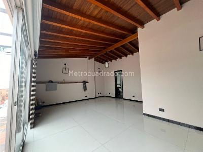 Casa de 5 alcobas en venta en Sabaneta, Medellín, 856 m² · foto 15 de 20