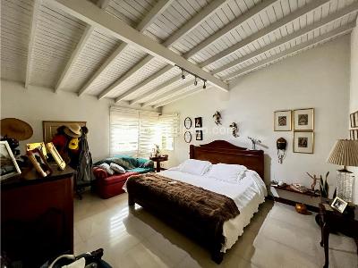 Casa de 5 alcobas en venta en El Poblado, Medellín, 500 m² · foto 8 de 19