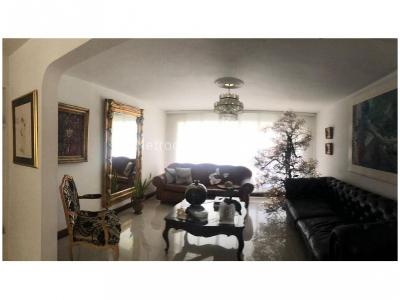 Casa de 5 alcobas en venta en El Poblado, Medellín, 500 m² · foto 13 de 19
