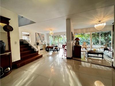 Casa de 5 alcobas en venta en El Poblado, Medellín, 500 m² · foto 2 de 19