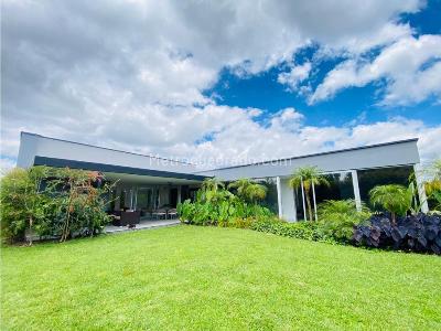Casa de 3 alcobas en venta en Llanogrande, Rionegro, 1930 m² · foto 3 de 20