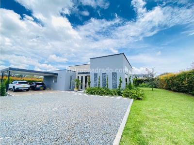 Casa de 3 alcobas en venta en Llanogrande, Rionegro, 1930 m² · foto 4 de 20