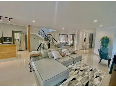 Casa de 4 alcobas en venta en El Poblado, Medellín, 720 m² · foto 7 de 20