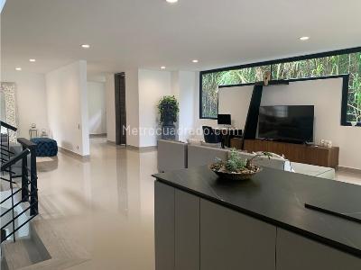 Casa de 4 alcobas en venta en El Poblado, Medellín, 720 m² · foto 8 de 20