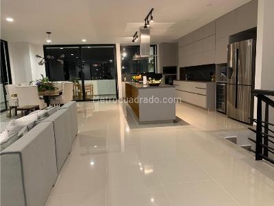 Casa de 4 alcobas en venta en El Poblado, Medellín, 720 m² · foto 9 de 20