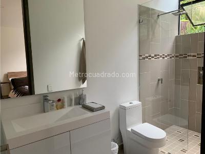 Casa de 4 alcobas en venta en El Poblado, Medellín, 720 m² · foto 14 de 20