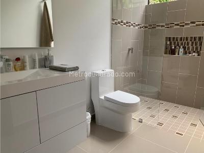 Casa de 4 alcobas en venta en El Poblado, Medellín, 720 m² · foto 16 de 20