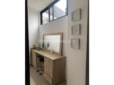 Casa de 4 alcobas en venta en El Poblado, Medellín, 720 m² · foto 18 de 20