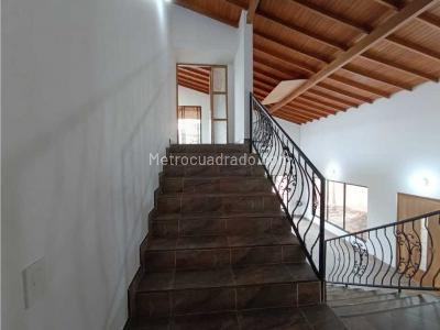 Casa de 4 alcobas en venta en Escobero, Envigado, 698 m² · foto 14 de 20