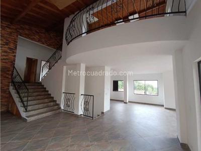 Casa de 4 alcobas en venta en Escobero, Envigado, 698 m² · foto 16 de 20