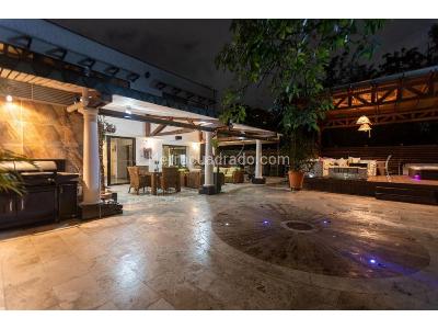 Casa de 5 alcobas en venta en Poblado El Campestre, Medellín, 587 m² · foto 7 de 20