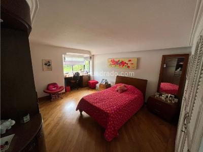 Casa de 5 alcobas en venta en Poblado El Campestre, Medellín, 587 m² · foto 9 de 20
