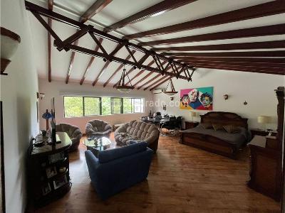 Casa de 5 alcobas en venta en Poblado El Campestre, Medellín, 587 m² · foto 10 de 20