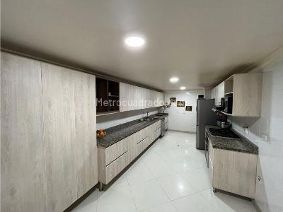 Casa de 5 alcobas en venta en Poblado El Campestre, Medellín, 587 m² · foto 18 de 20