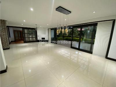 Casa de 4 alcobas en venta en Llanogrande, Rionegro · foto 3 de 20