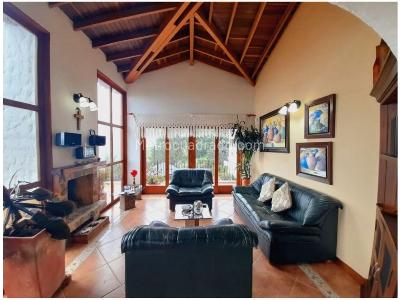 Casa de 4 alcobas en venta en Envigado, Medellín, 520 m² · foto 2 de 20