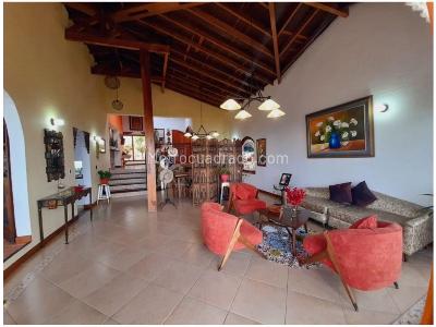 Casa de 4 alcobas en venta en Envigado, Medellín, 520 m² · foto 3 de 20