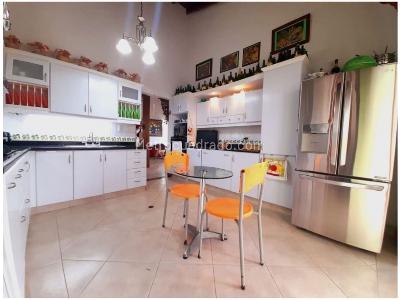Casa de 4 alcobas en venta en Envigado, Medellín, 520 m² · foto 5 de 20
